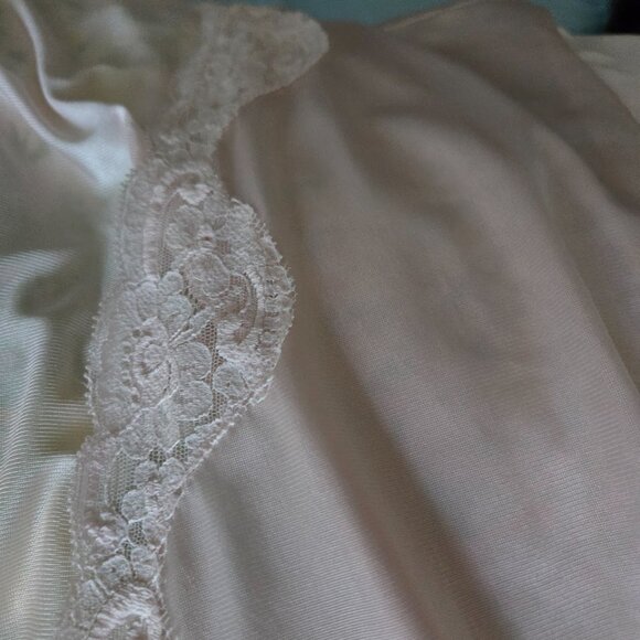 Shadowline Vintage Pink Lace Nylon Robe – Size L - Picture 9 of 10